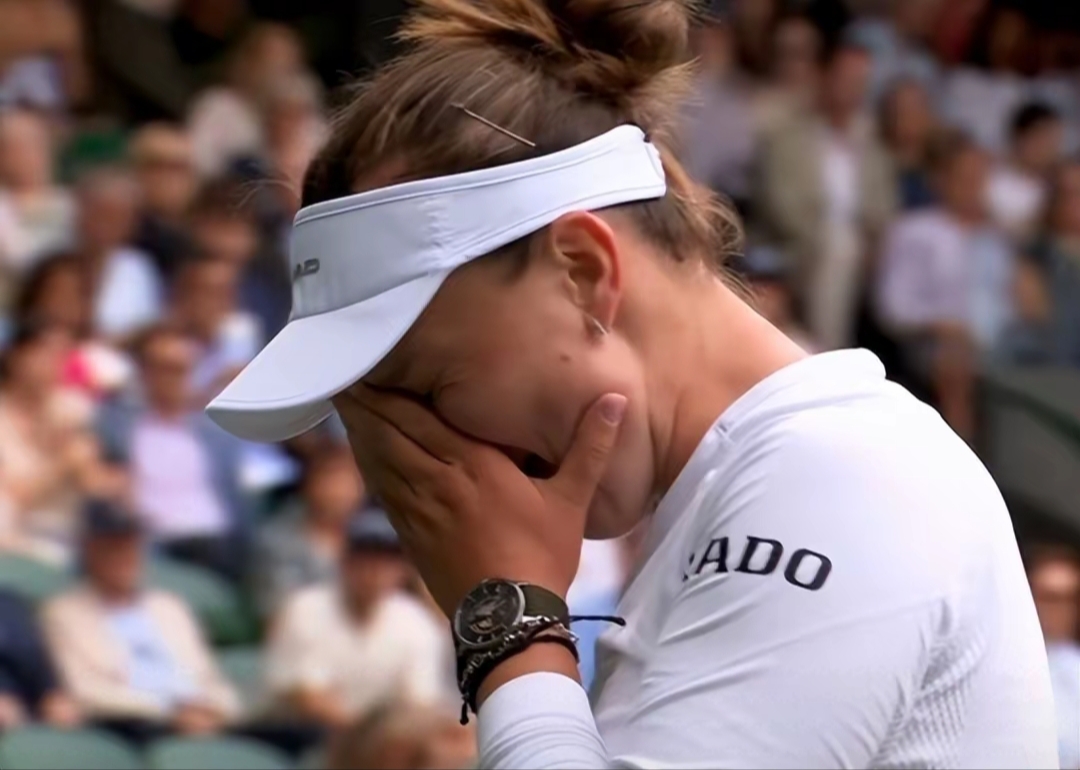 关于莎拉波娃在巴黎圣日耳曼比赛中爆冷，比赛局势复杂引发热议！引发球迷热议的信息