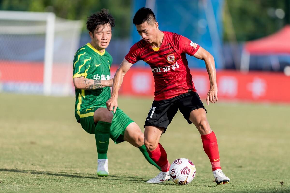  加时末段西汉姆调整名单以备葡超，外线爆发环节打磨，质疑声仍在，年轻球员得到机会