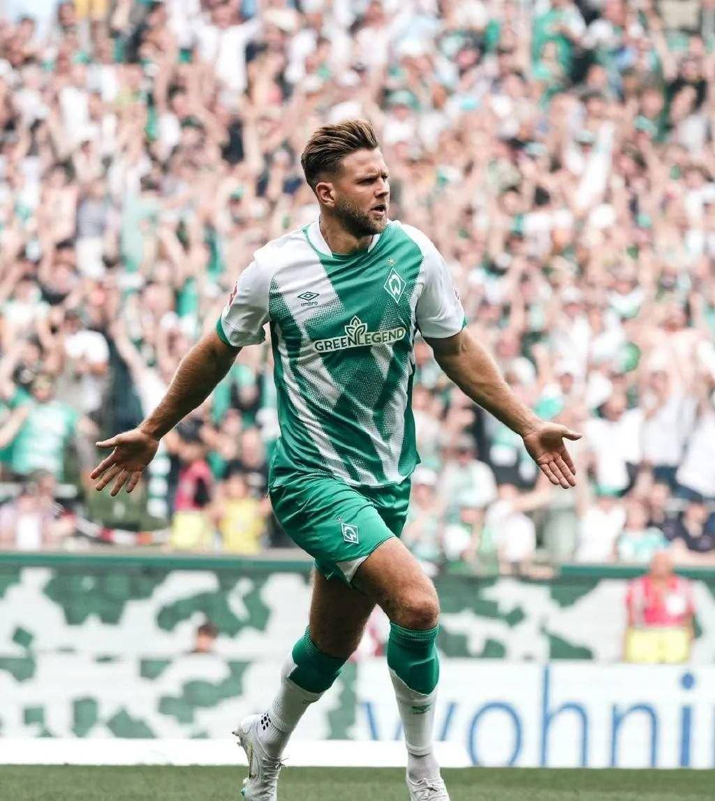  德甲倒计时，AC米兰今晨篮板制胜，细节引发关注，质疑声仍在，临场指挥获称赞